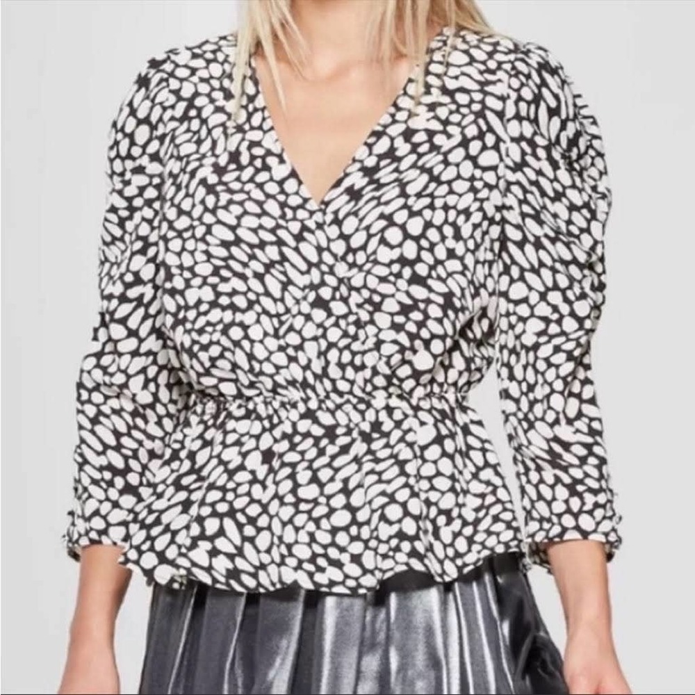 WHO WHAT WEAR Black and White Spotted Peplum Blouse Size Small